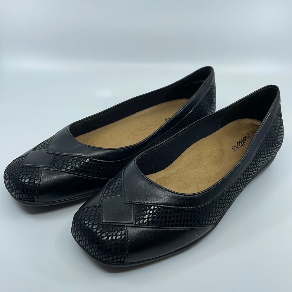 Trotters black snake ballet flats